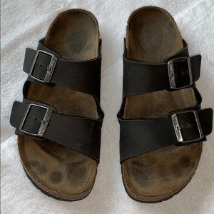 Black Vegan Leather Birkenstock’s size 40 narrow